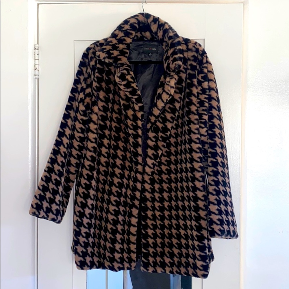 Oversized Houndstooth Fluffy Coat